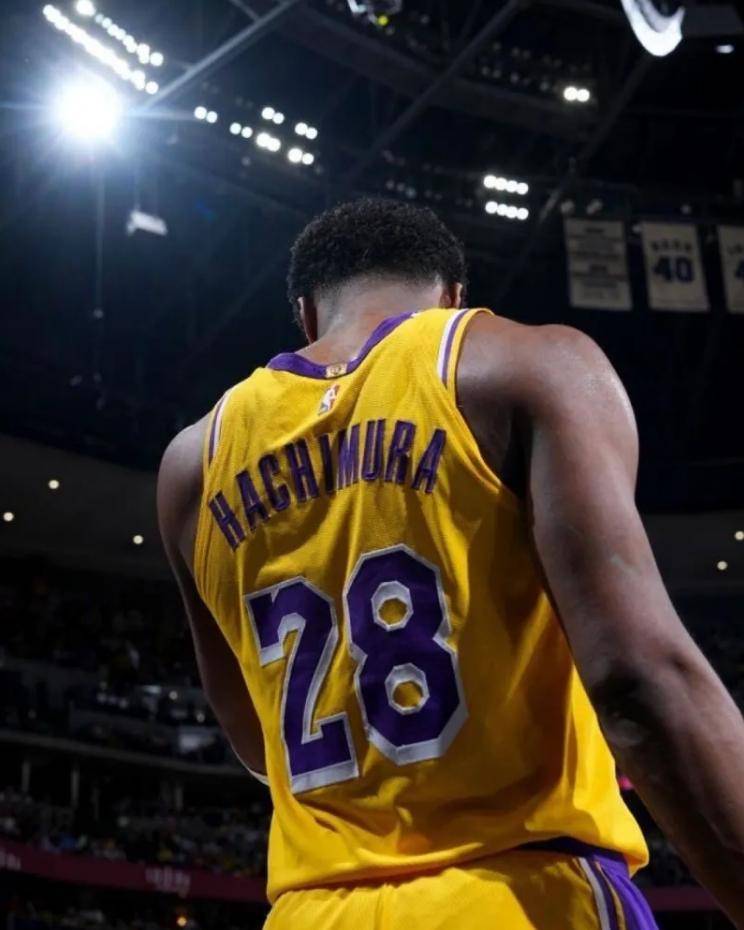 随机关于湖人核心球员伤退，球队未来走势成疑，人民控制成为.的信息